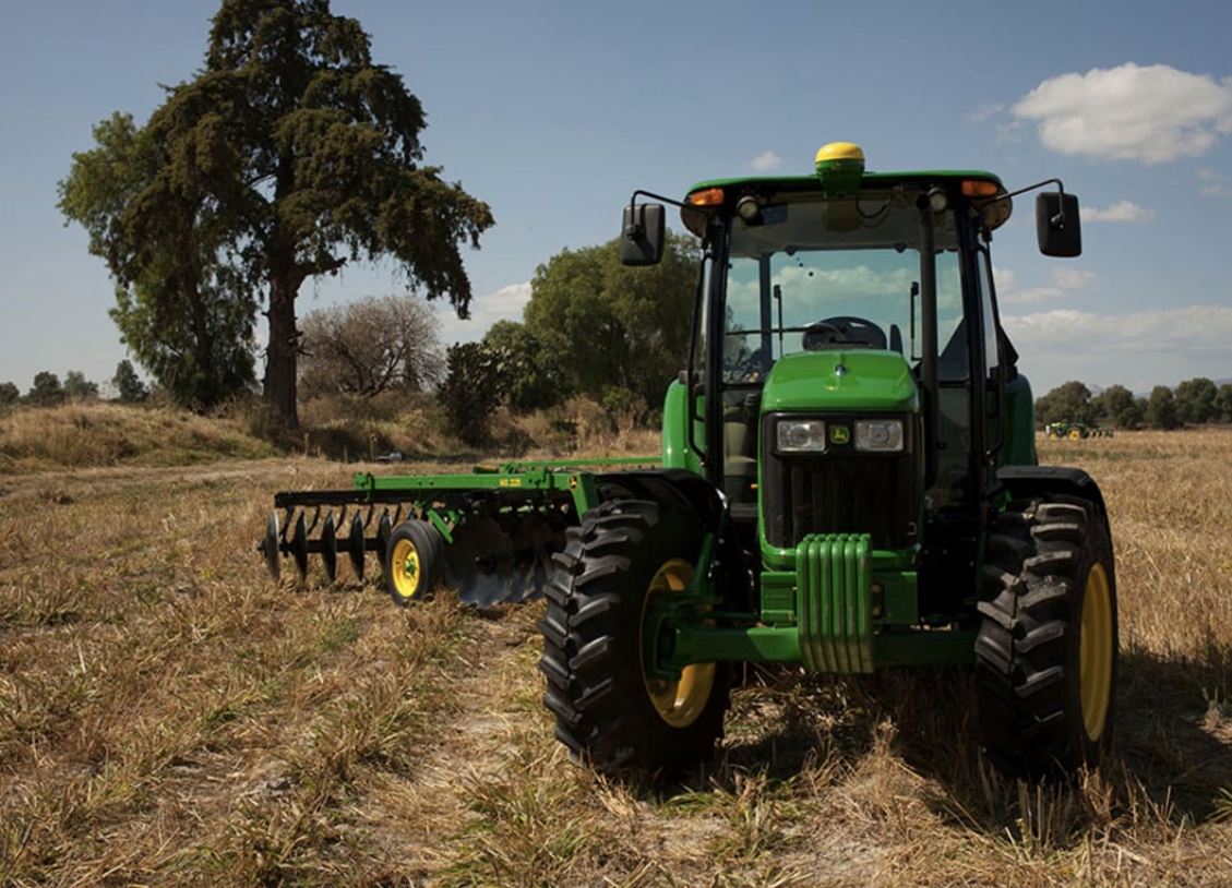 cual es la importancia de la potencia de un tractor agricolala